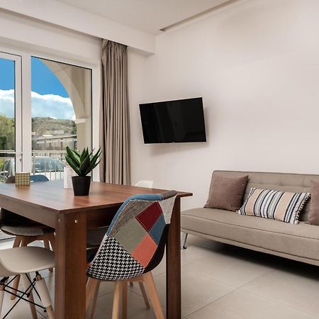 Katsaros Luxury Apts II 5 Min Walk To Beach ซีลีวี ภายนอก รูปภาพ